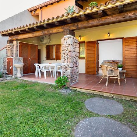 Holiday House Li Piri Сан-Теодоро Экстерьер фото