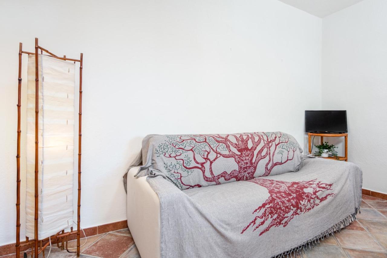 Holiday House Li Piri Сан-Теодоро Экстерьер фото