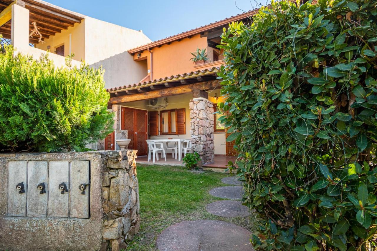 Holiday House Li Piri Сан-Теодоро Экстерьер фото