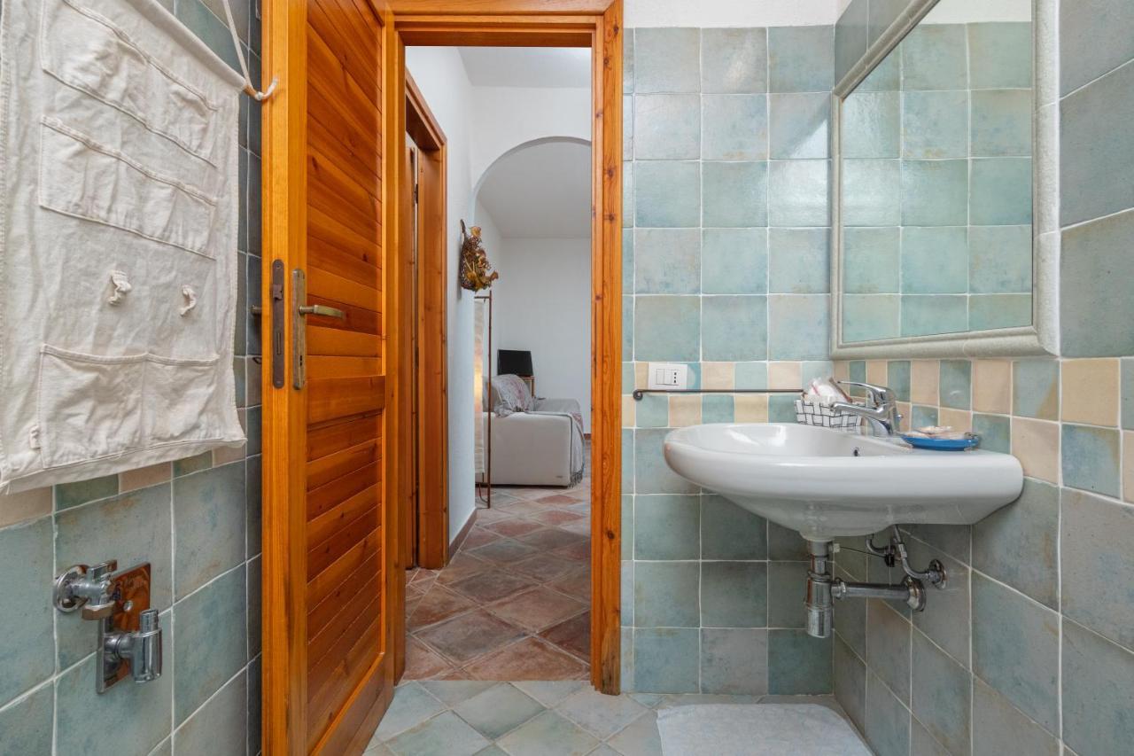Holiday House Li Piri Сан-Теодоро Экстерьер фото